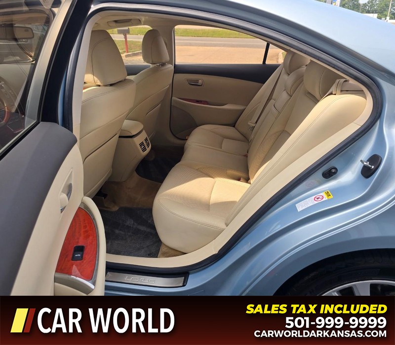 Lexus ES 350 Vehicle Full-screen Gallery Image 11