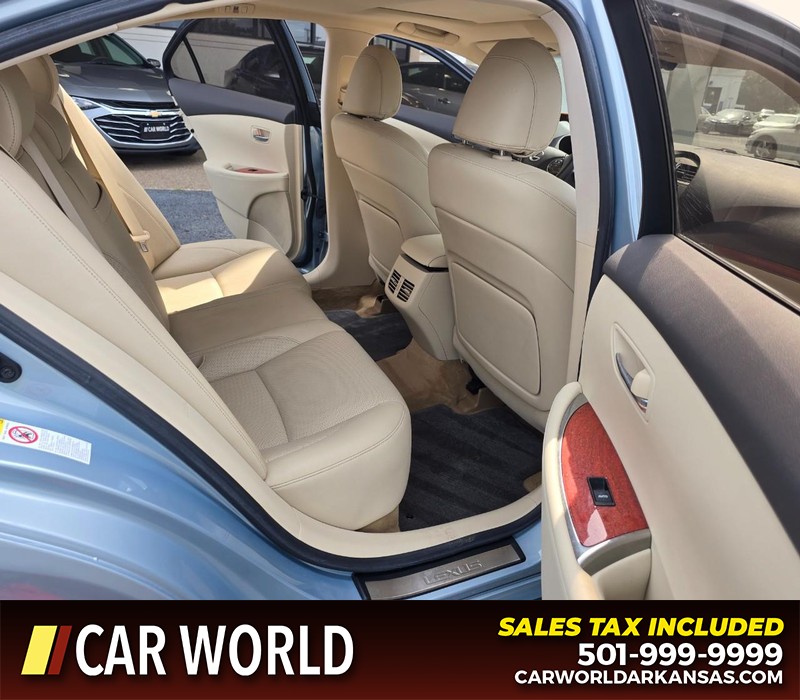 Lexus ES 350 Vehicle Full-screen Gallery Image 13