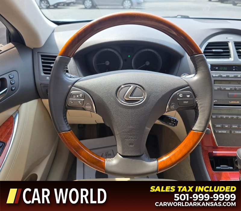 Lexus ES 350 Vehicle Full-screen Gallery Image 15