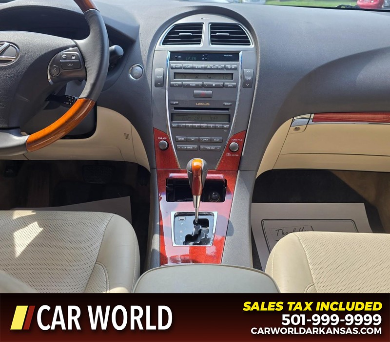 Lexus ES 350 Vehicle Full-screen Gallery Image 18