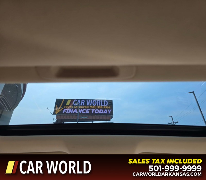 Lexus ES 350 Vehicle Full-screen Gallery Image 19