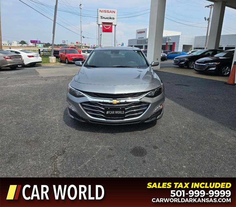 Chevrolet Malibu Vehicle Full-screen Gallery Image 2