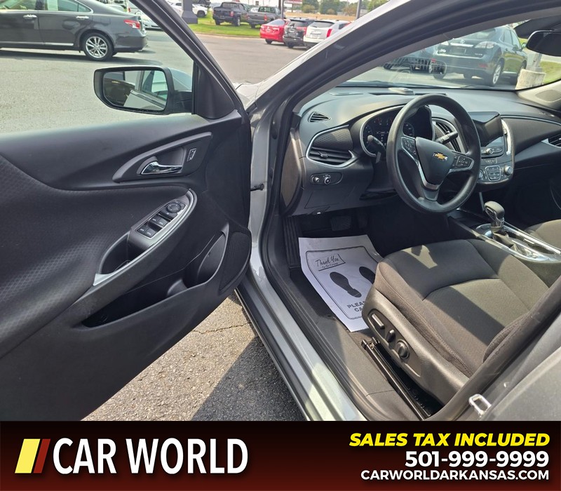 Chevrolet Malibu Vehicle Full-screen Gallery Image 7