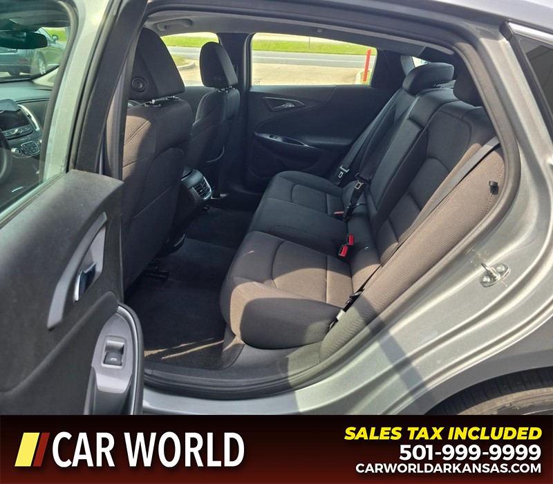 Chevrolet Malibu Vehicle Full-screen Gallery Image 10