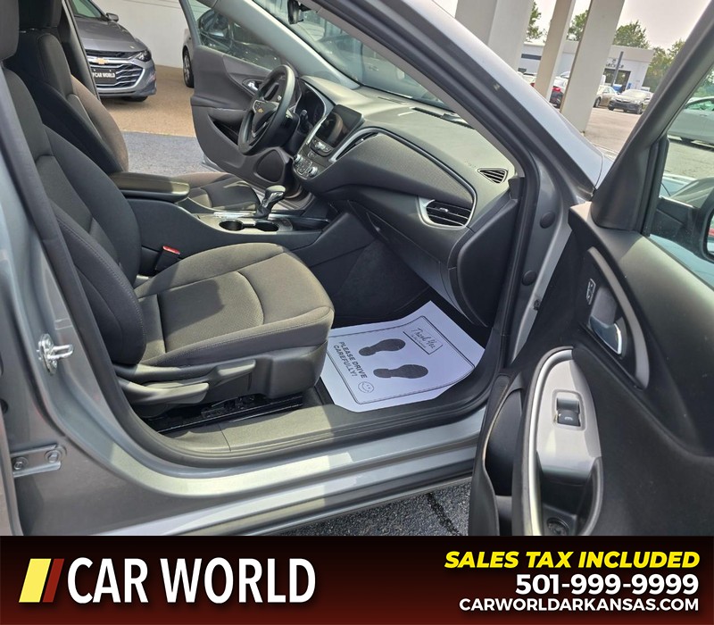 Chevrolet Malibu Vehicle Full-screen Gallery Image 11