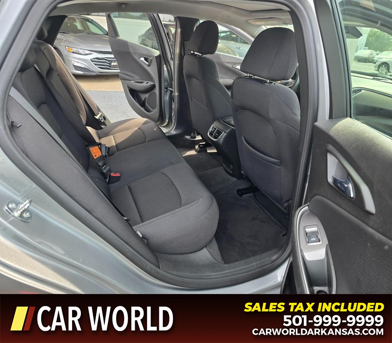 Chevrolet Malibu Vehicle Full-screen Gallery Image 12