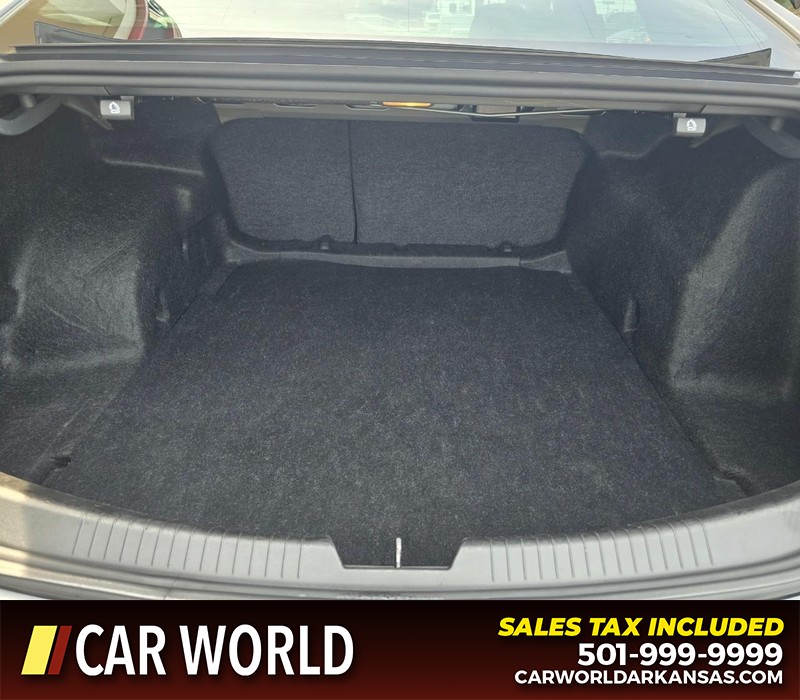 Chevrolet Malibu Vehicle Full-screen Gallery Image 13