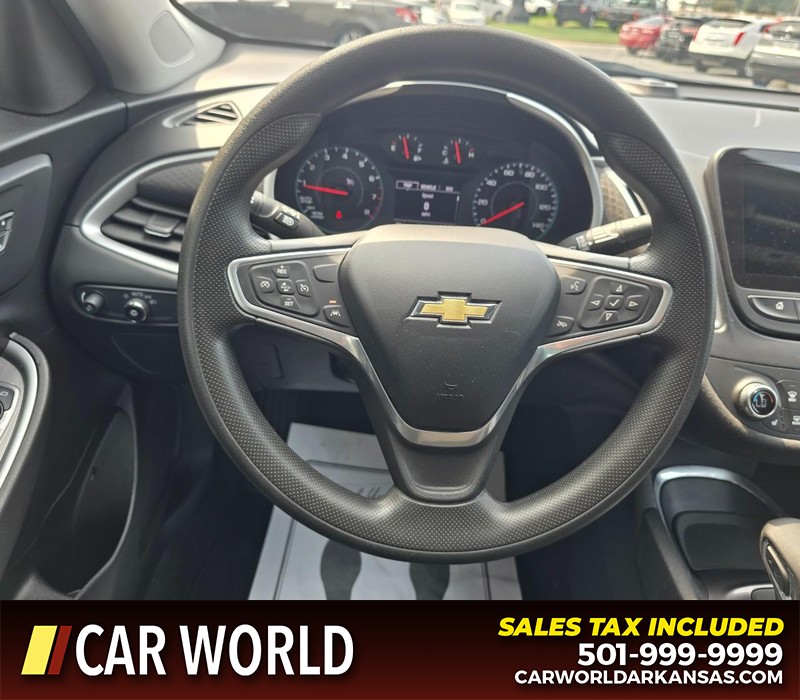 Chevrolet Malibu Vehicle Full-screen Gallery Image 15