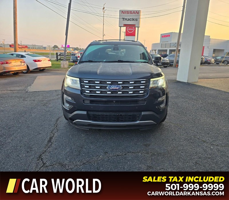 Ford Explorer Vehicle Full-screen Gallery Image 2