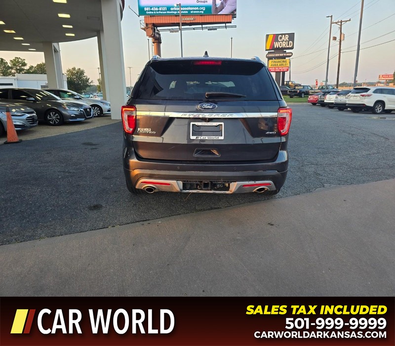 Ford Explorer Vehicle Full-screen Gallery Image 5