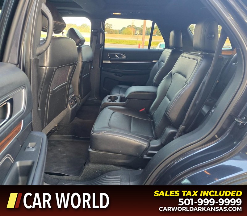 Ford Explorer Vehicle Full-screen Gallery Image 10