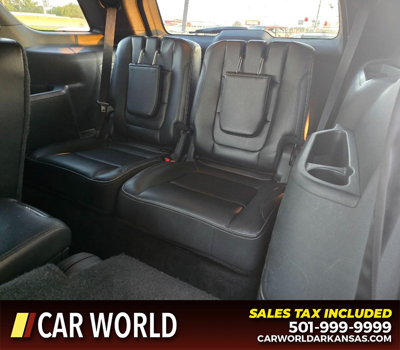 Ford Explorer Vehicle Full-screen Gallery Image 11
