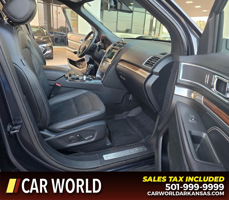 Ford Explorer Vehicle Full-screen Gallery Image 12