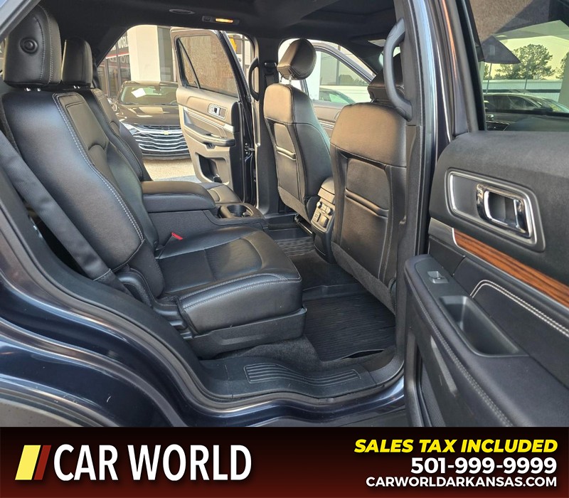 Ford Explorer Vehicle Full-screen Gallery Image 13