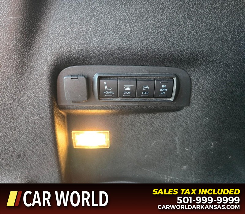 Ford Explorer Vehicle Full-screen Gallery Image 15