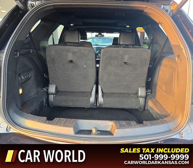 Ford Explorer Vehicle Full-screen Gallery Image 16
