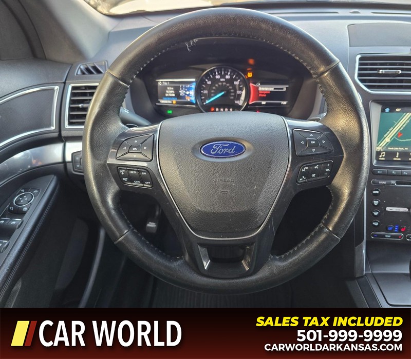 Ford Explorer Vehicle Full-screen Gallery Image 20