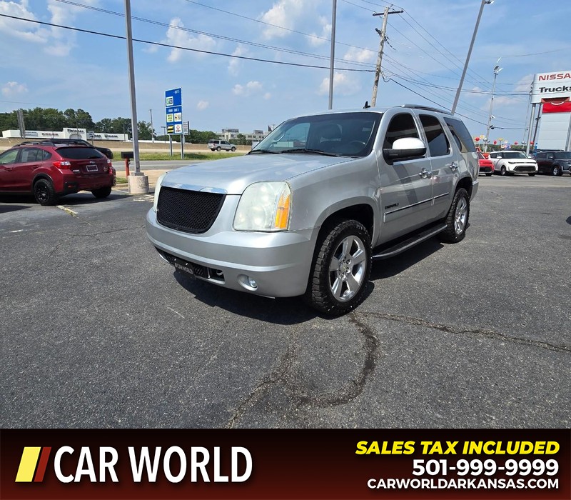 GMC Yukon Vehicle Full-screen Gallery Image 3