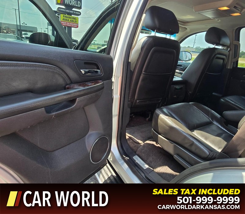 GMC Yukon Vehicle Full-screen Gallery Image 9