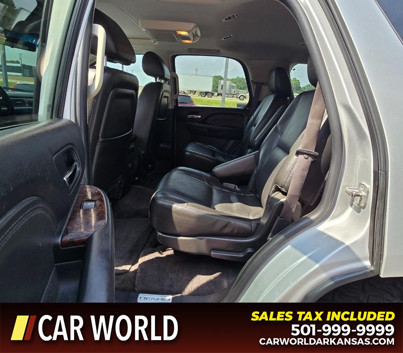GMC Yukon Vehicle Full-screen Gallery Image 10