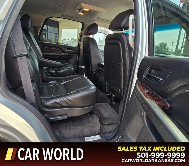 GMC Yukon Vehicle Full-screen Gallery Image 13