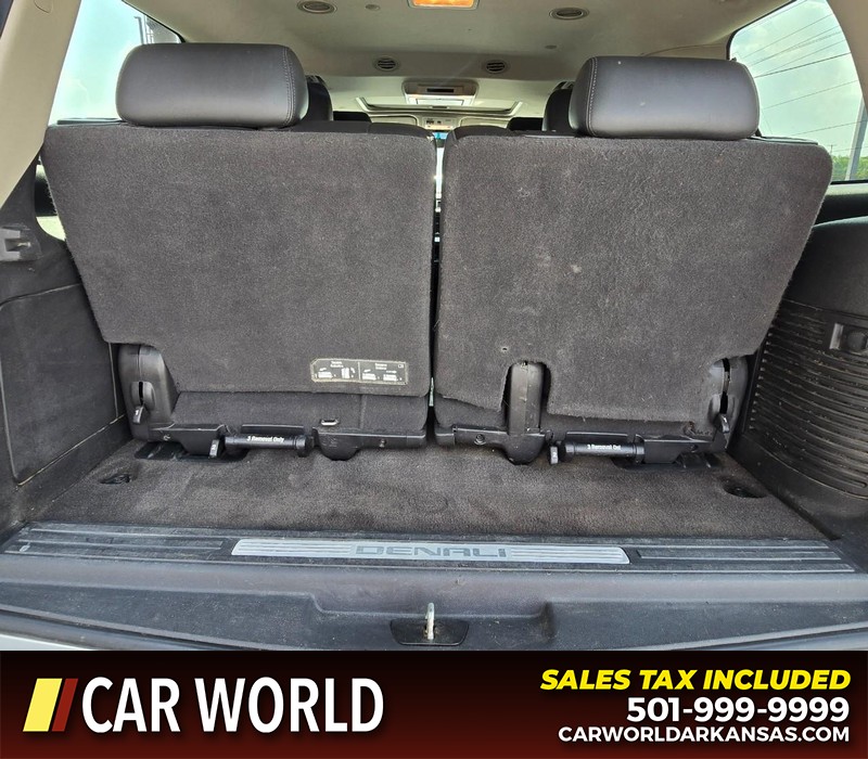 GMC Yukon Vehicle Full-screen Gallery Image 15