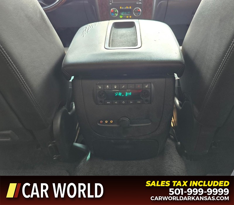 GMC Yukon Vehicle Full-screen Gallery Image 23