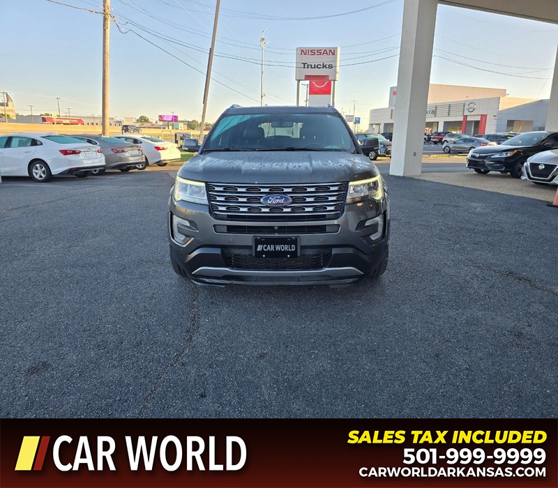Ford Explorer Vehicle Full-screen Gallery Image 2