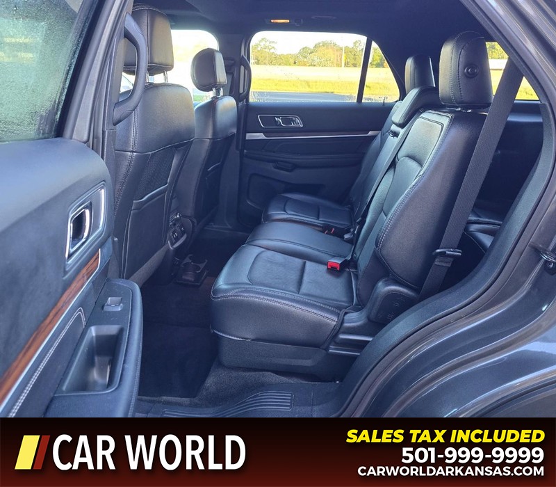 Ford Explorer Vehicle Full-screen Gallery Image 11