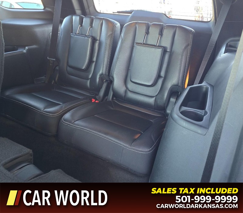 Ford Explorer Vehicle Full-screen Gallery Image 12