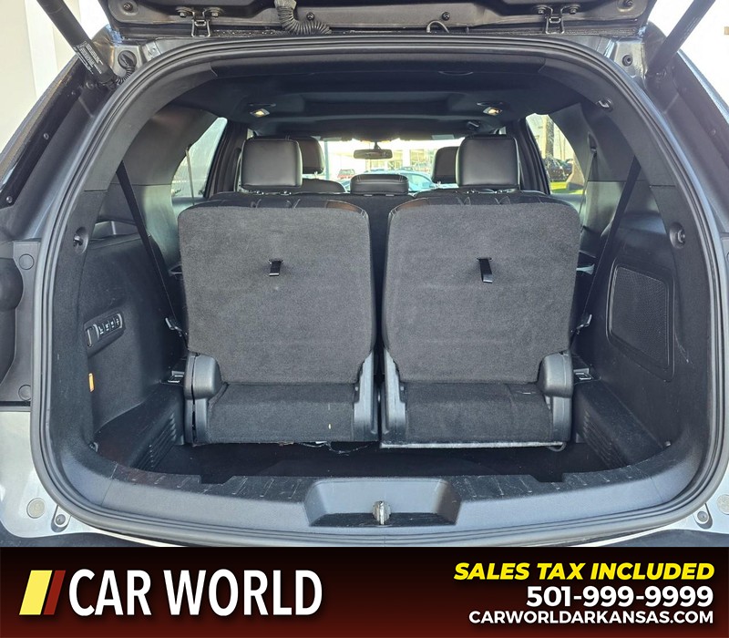 Ford Explorer Vehicle Full-screen Gallery Image 17