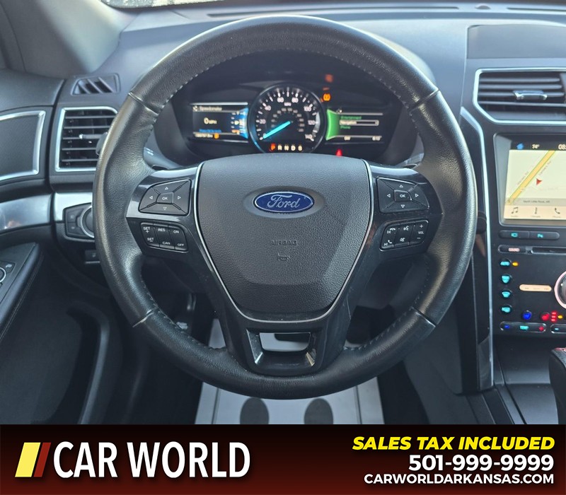 Ford Explorer Vehicle Full-screen Gallery Image 20