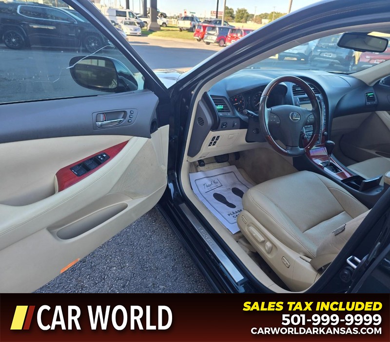 Lexus ES 350 Vehicle Full-screen Gallery Image 7