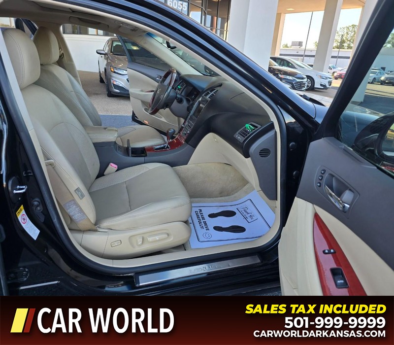 Lexus ES 350 Vehicle Full-screen Gallery Image 11
