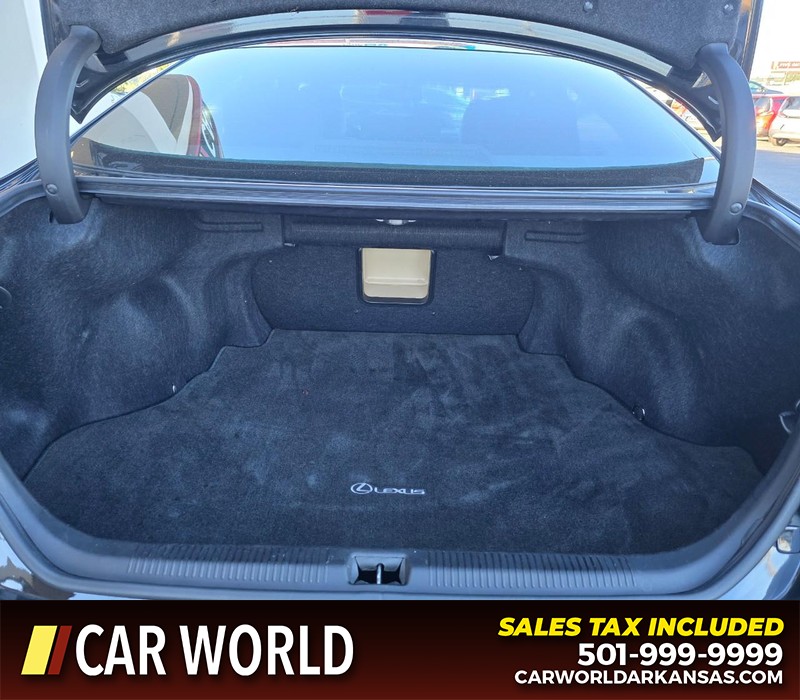 Lexus ES 350 Vehicle Full-screen Gallery Image 13