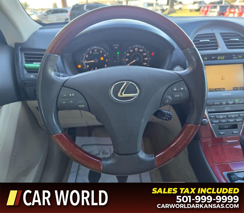Lexus ES 350 Vehicle Full-screen Gallery Image 14