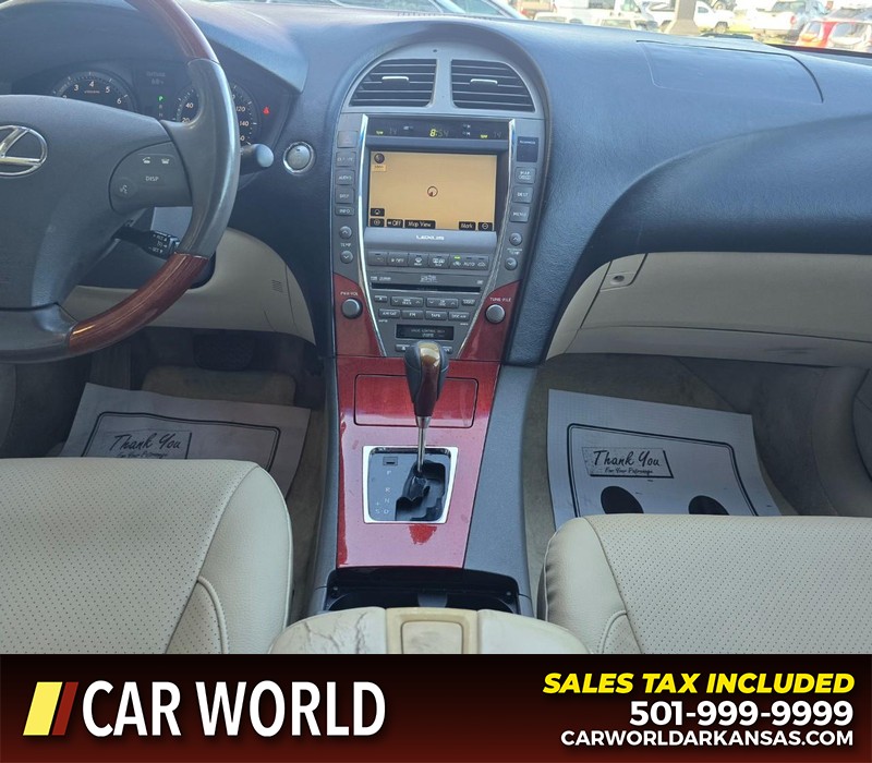 Lexus ES 350 Vehicle Full-screen Gallery Image 17