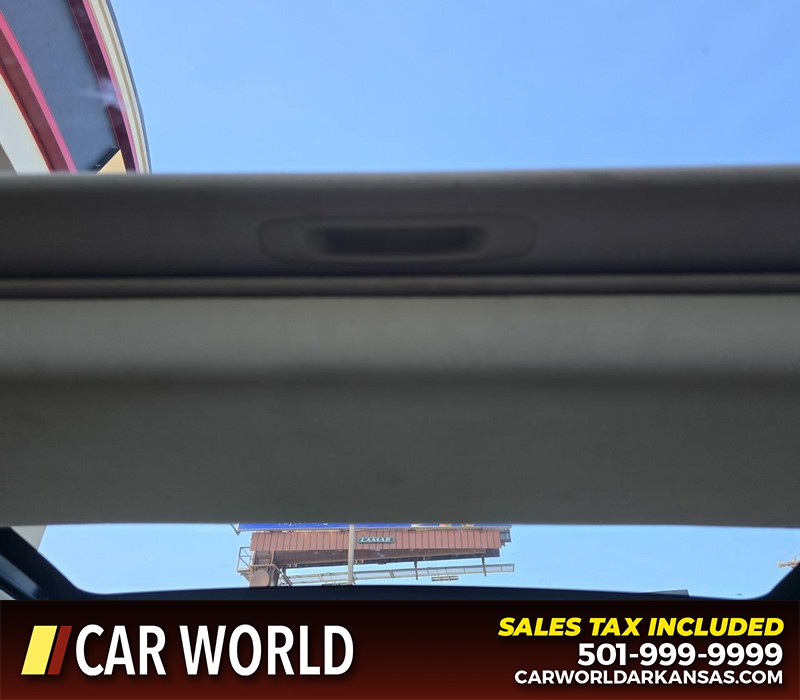 Lexus ES 350 Vehicle Full-screen Gallery Image 19