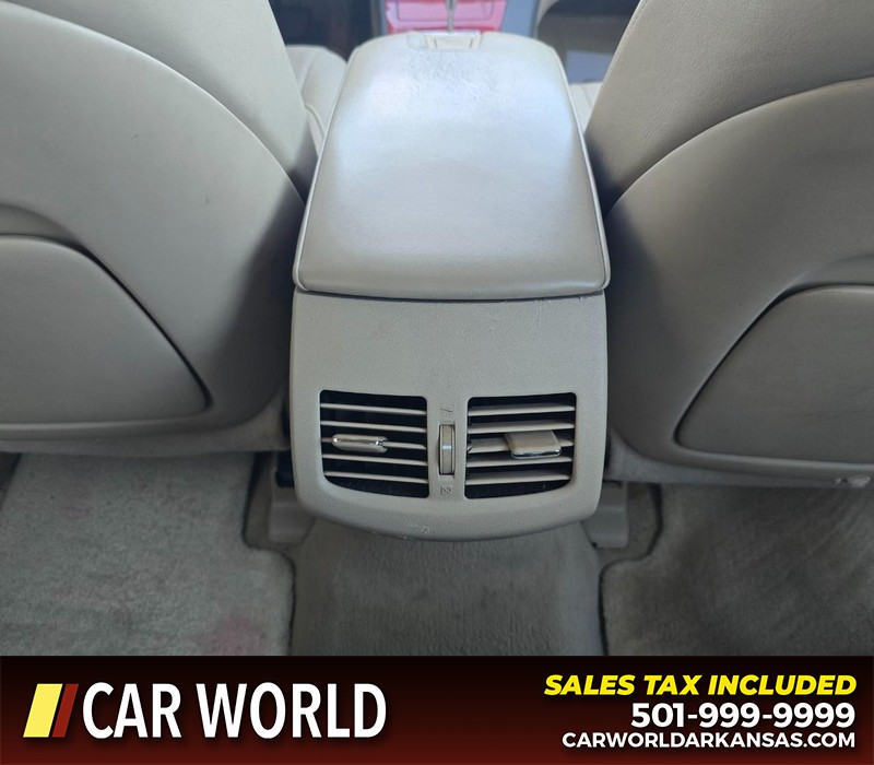 Lexus ES 350 Vehicle Full-screen Gallery Image 20