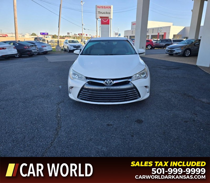 Toyota Camry Vehicle Full-screen Gallery Image 2