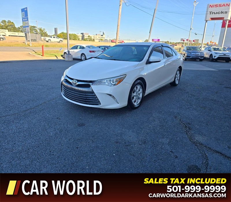 Toyota Camry Vehicle Full-screen Gallery Image 3