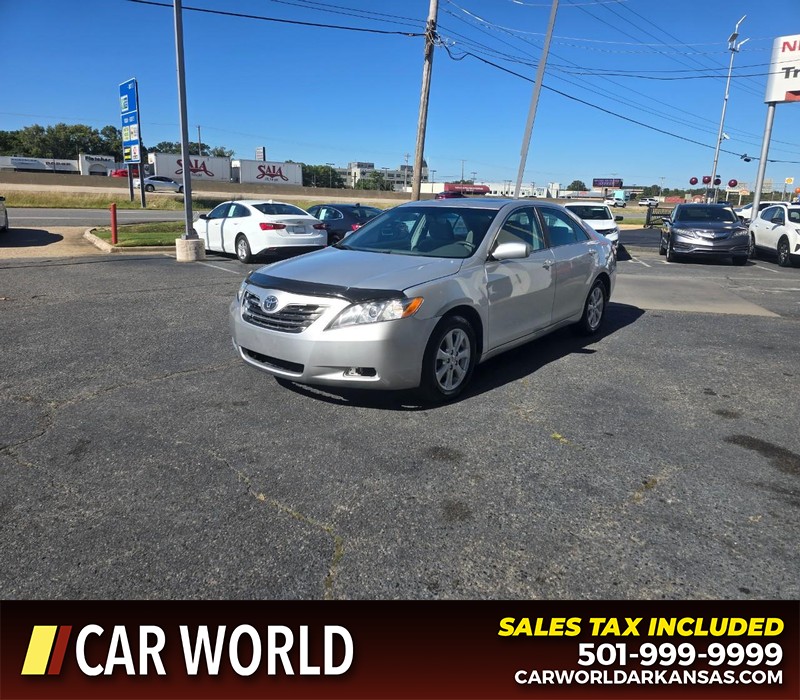 Toyota Camry Vehicle Full-screen Gallery Image 3