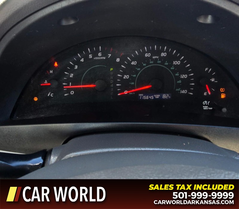 Toyota Camry Vehicle Full-screen Gallery Image 17