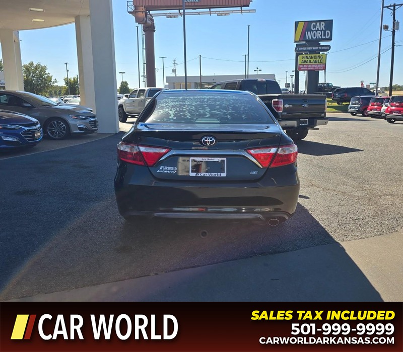 Toyota Camry Vehicle Full-screen Gallery Image 5