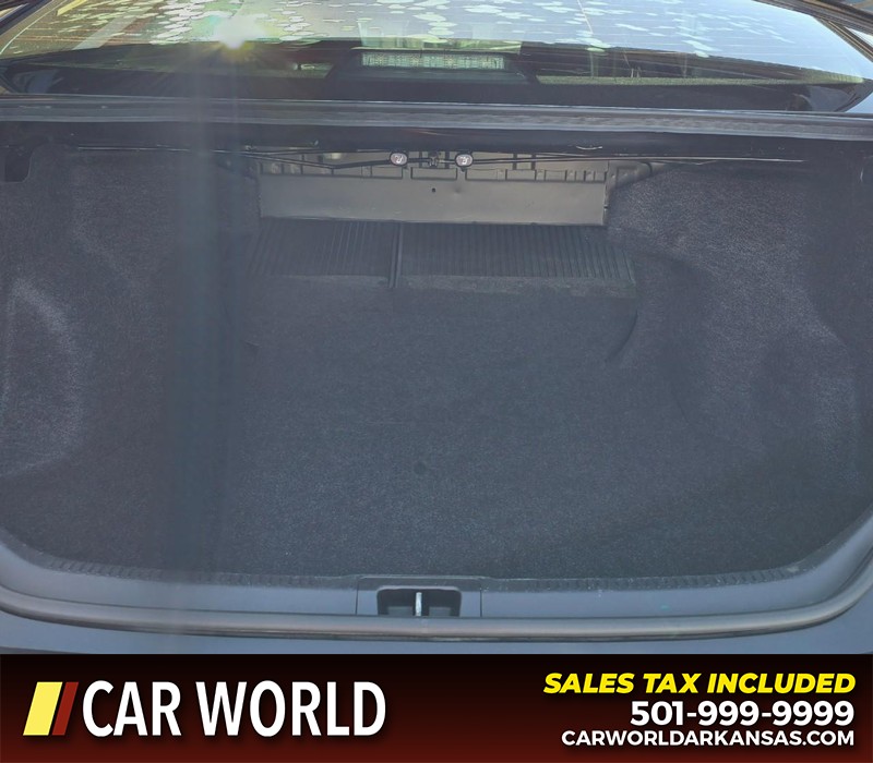 Toyota Camry Vehicle Full-screen Gallery Image 14