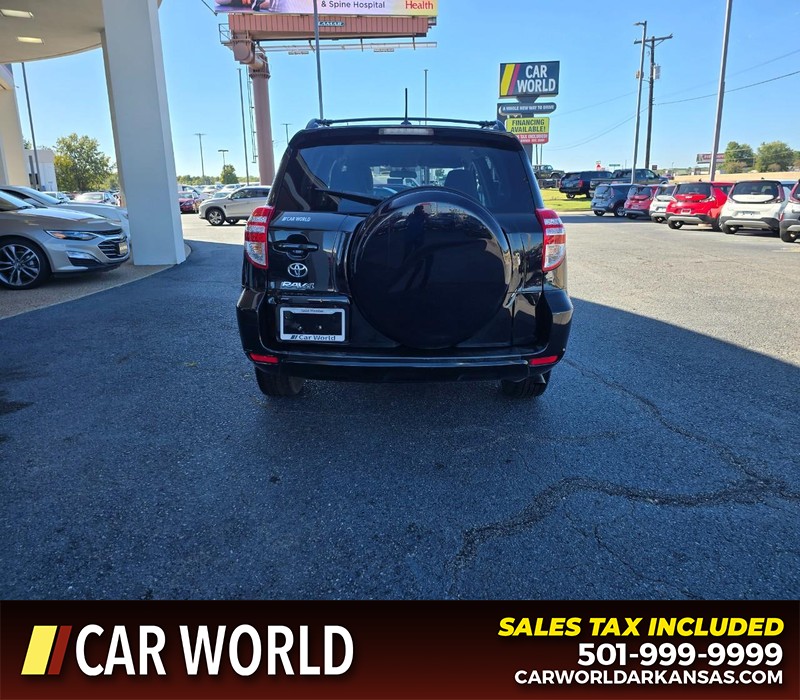 Toyota RAV4 Vehicle Full-screen Gallery Image 5