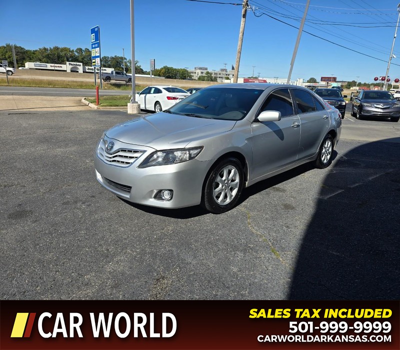 Toyota Camry Vehicle Full-screen Gallery Image 3