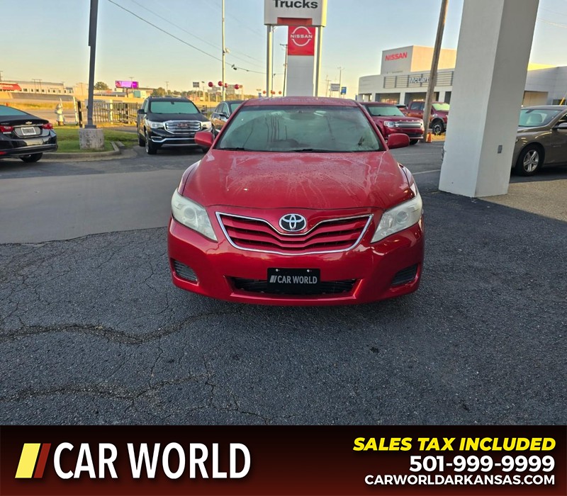 Toyota Camry Vehicle Full-screen Gallery Image 2