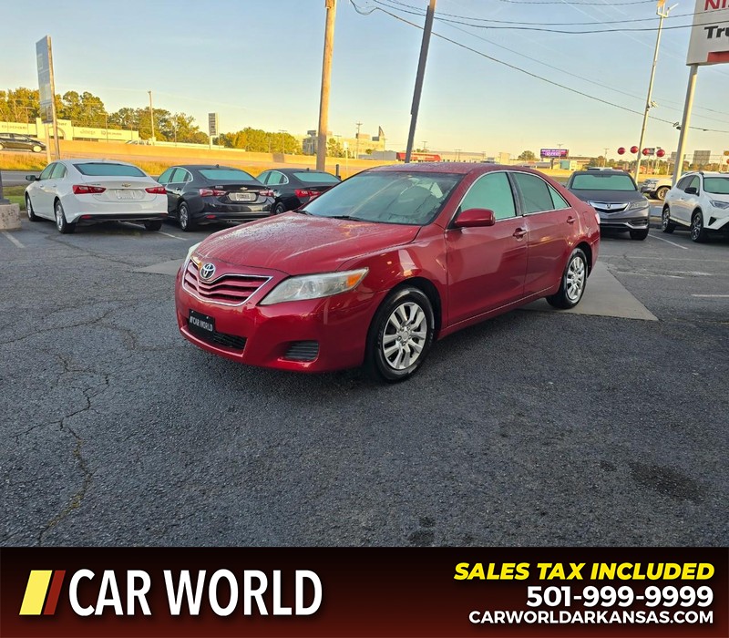 Toyota Camry Vehicle Full-screen Gallery Image 3