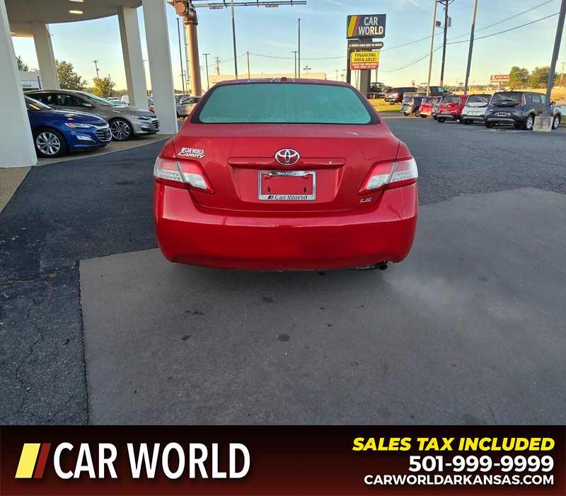 Toyota Camry Vehicle Full-screen Gallery Image 5